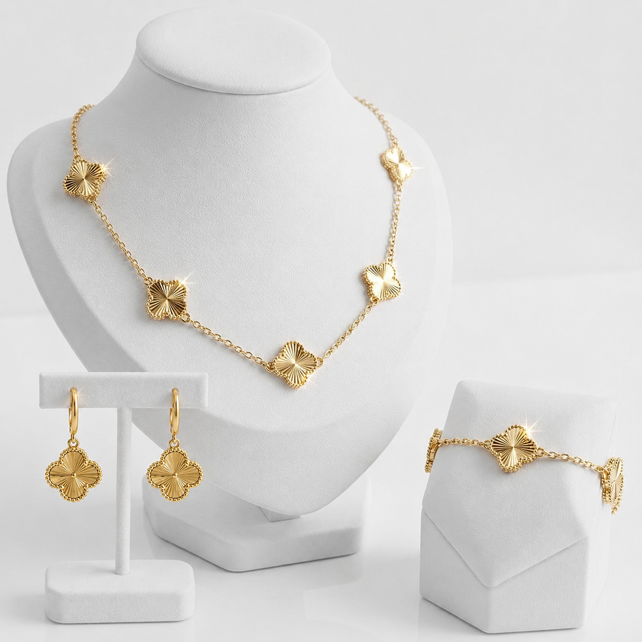 Set de Bijuterii Trifoi Placat cu Aur 18K + Cercei cadou