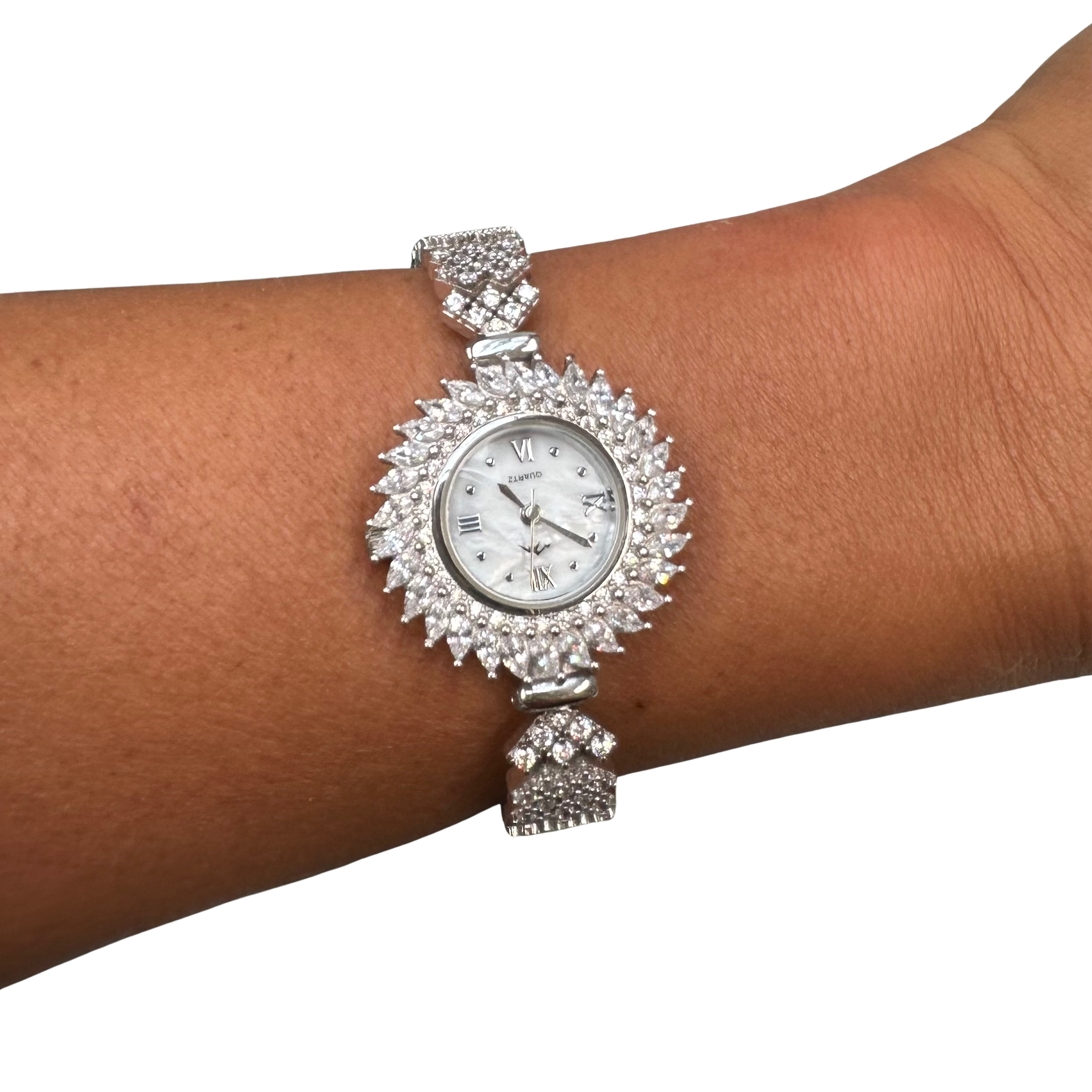 Ceas Elegant din Argint cu Cristale Zirconia ⏱️💎