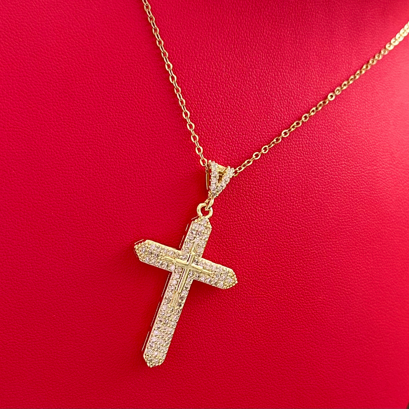 ✨ Colier Cruce placat cu Aur