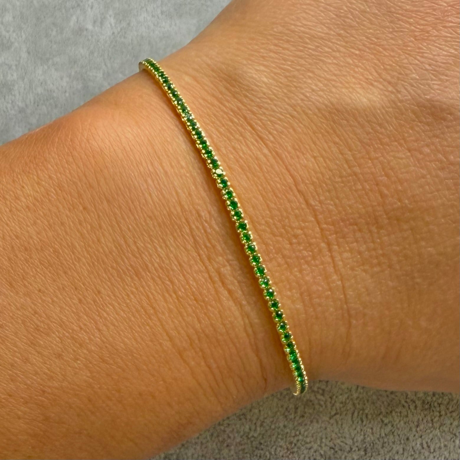 💚 Brățară Tennis Deluxe din Argint Placată cu Aur și Zirconia Smarald