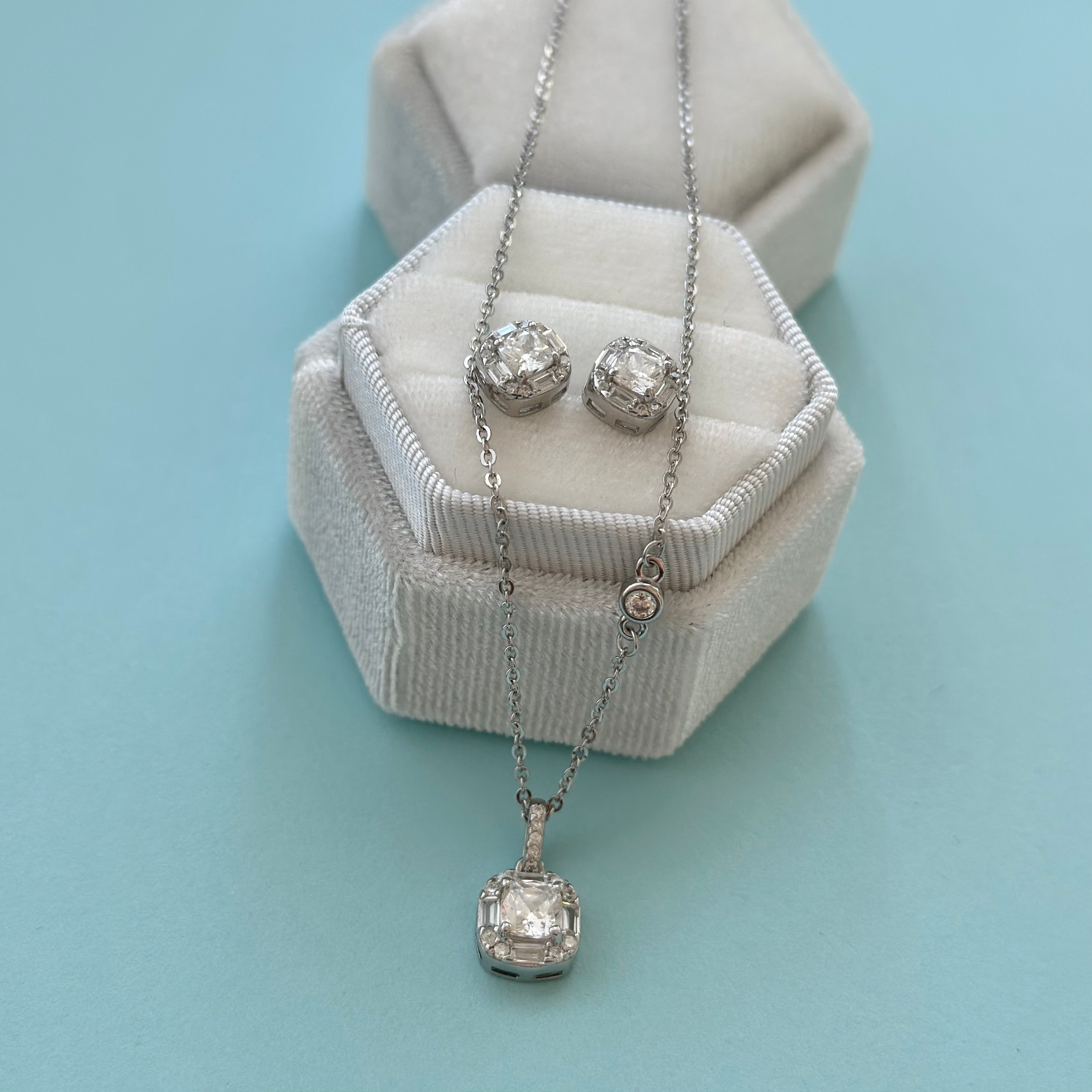 💠 Set Square din Argint – Rafinament Absolut