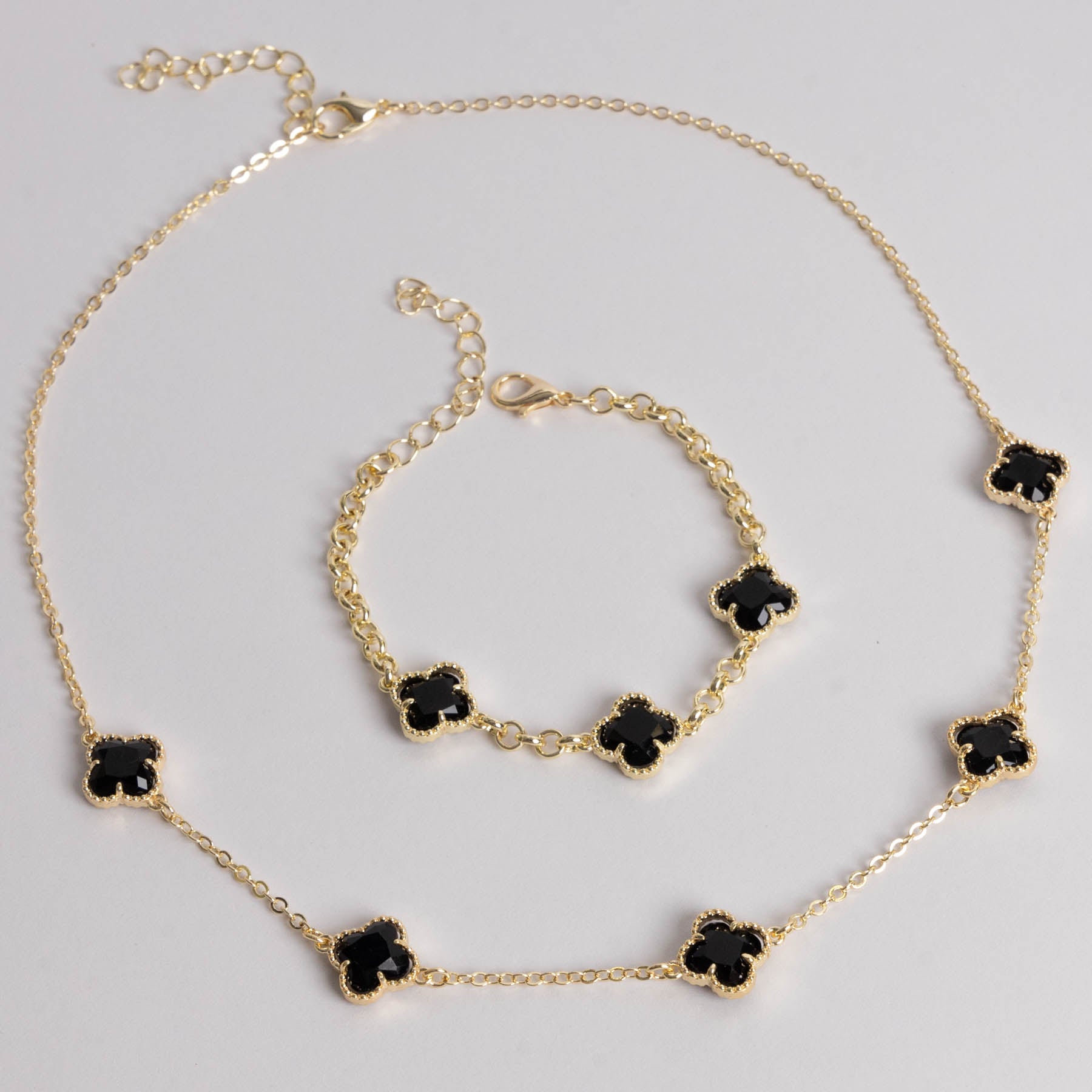 ✨ Set Adda Gold – Feminitate Modernă cu Strălucire Aurie