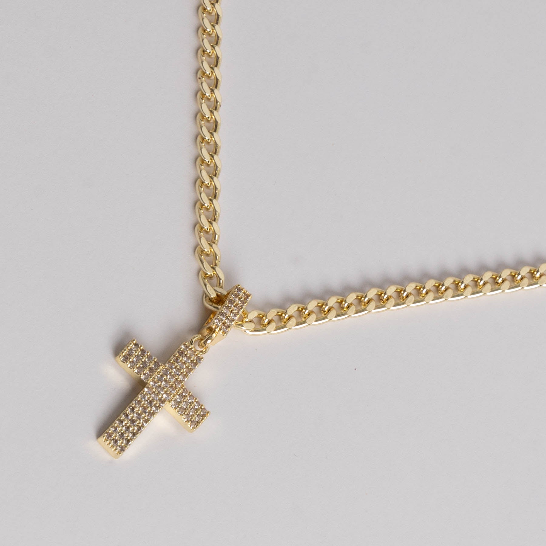 ✨ Colier Cuban Cruce – Oțel Inoxidabil Placat cu Aur