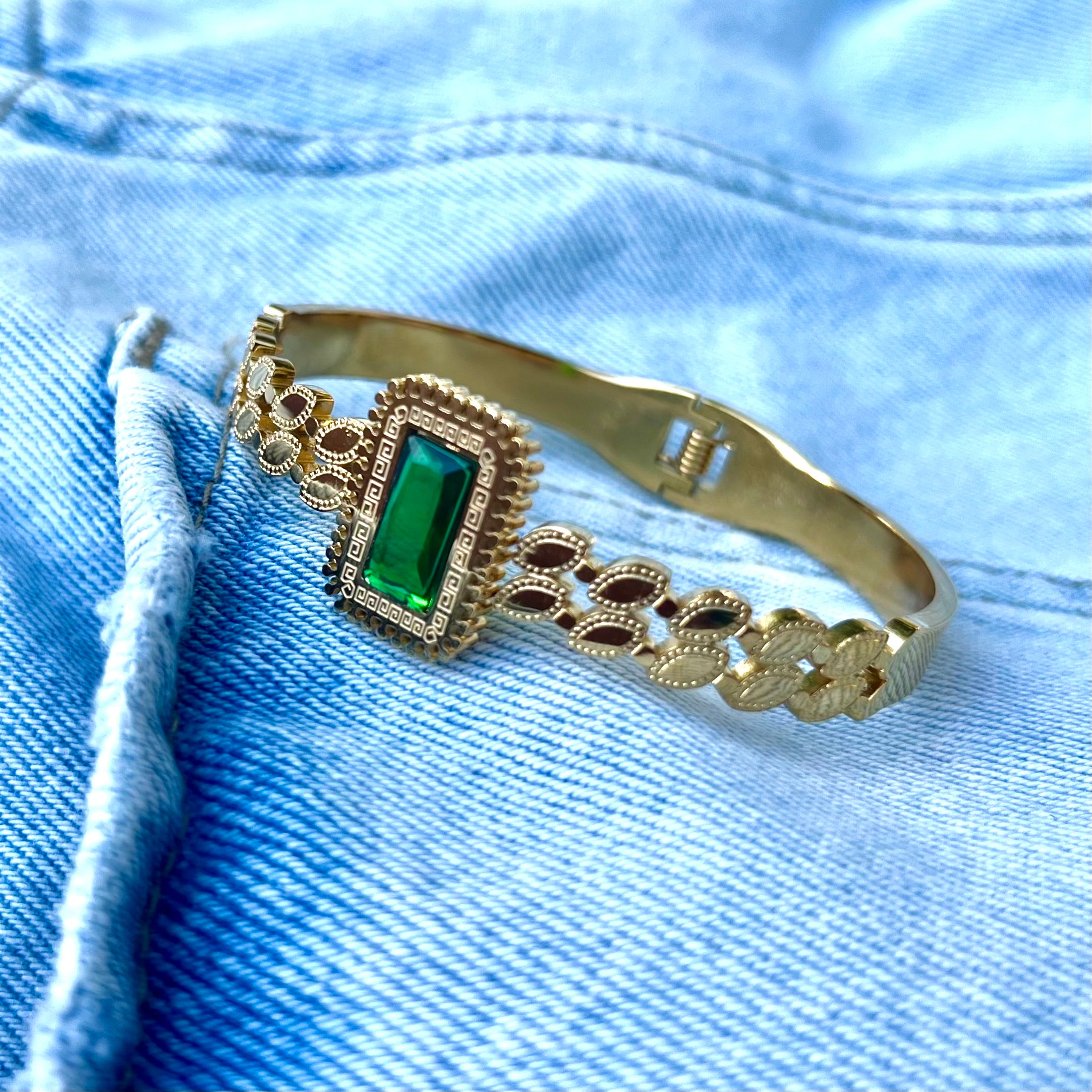 💚 Brățara Regală GreenGlow – Auriu & Verde
