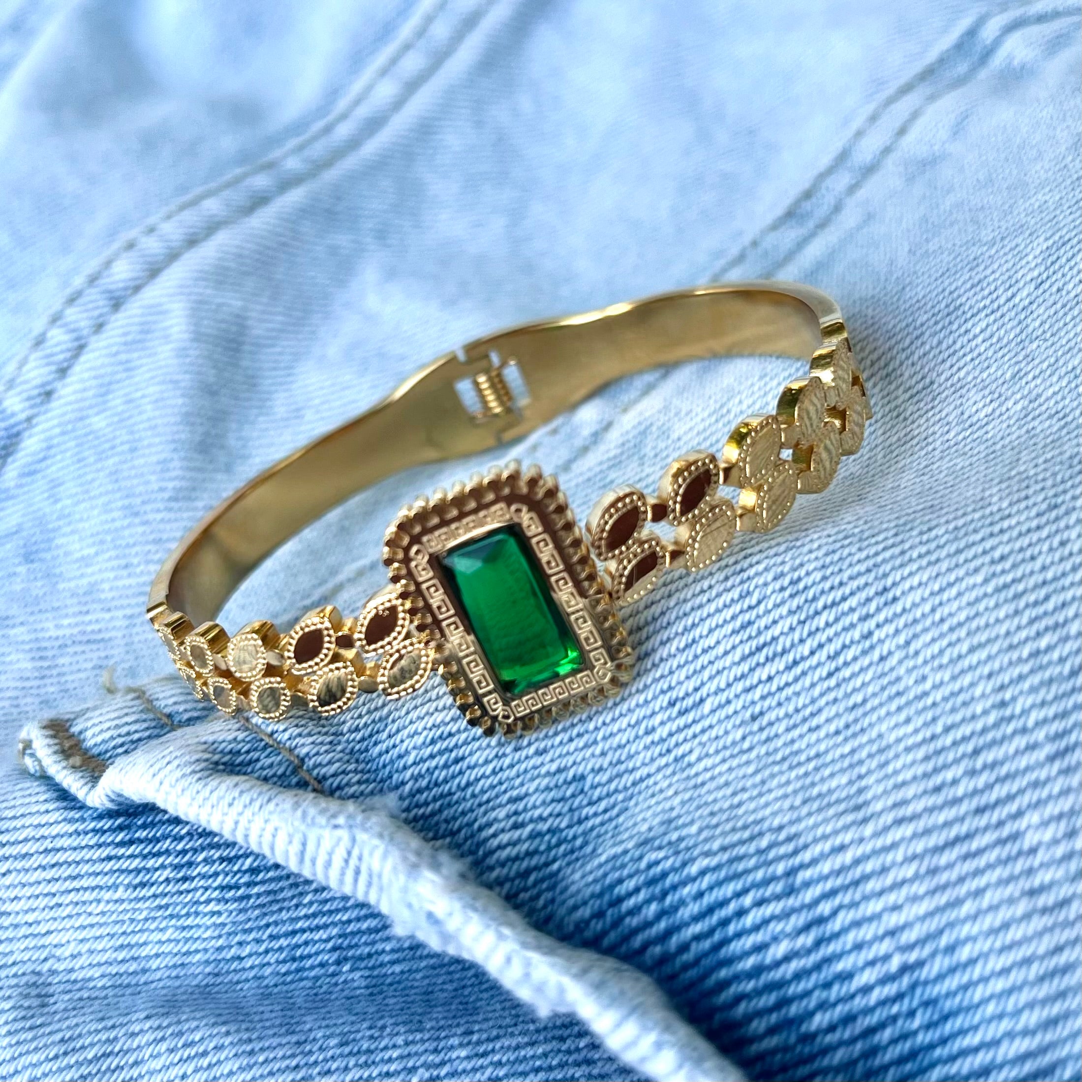 💚 Brățara Regală GreenGlow – Auriu & Verde