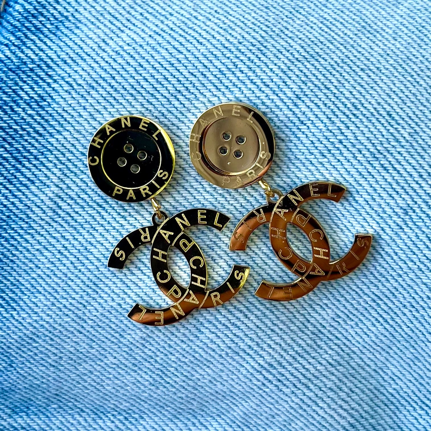 ✨ Cerceii “Golden Button Charm”