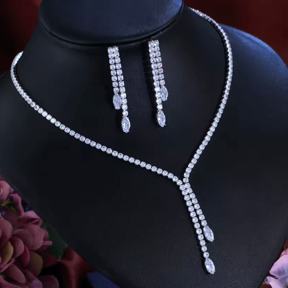 ✨ Set Colier & Cercei Eleganță Strălucitoare