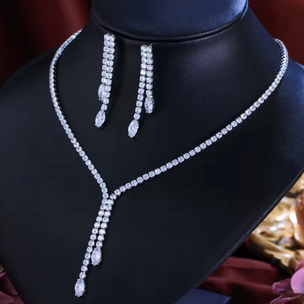 ✨ Set Colier & Cercei Eleganță Strălucitoare