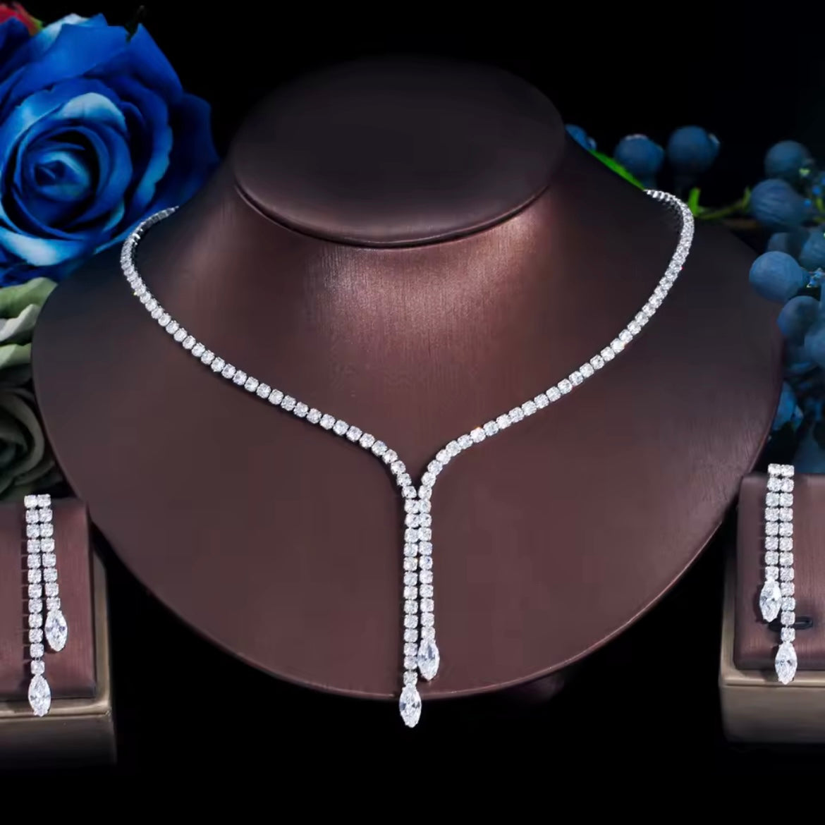 ✨ Set Colier & Cercei Eleganță Strălucitoare