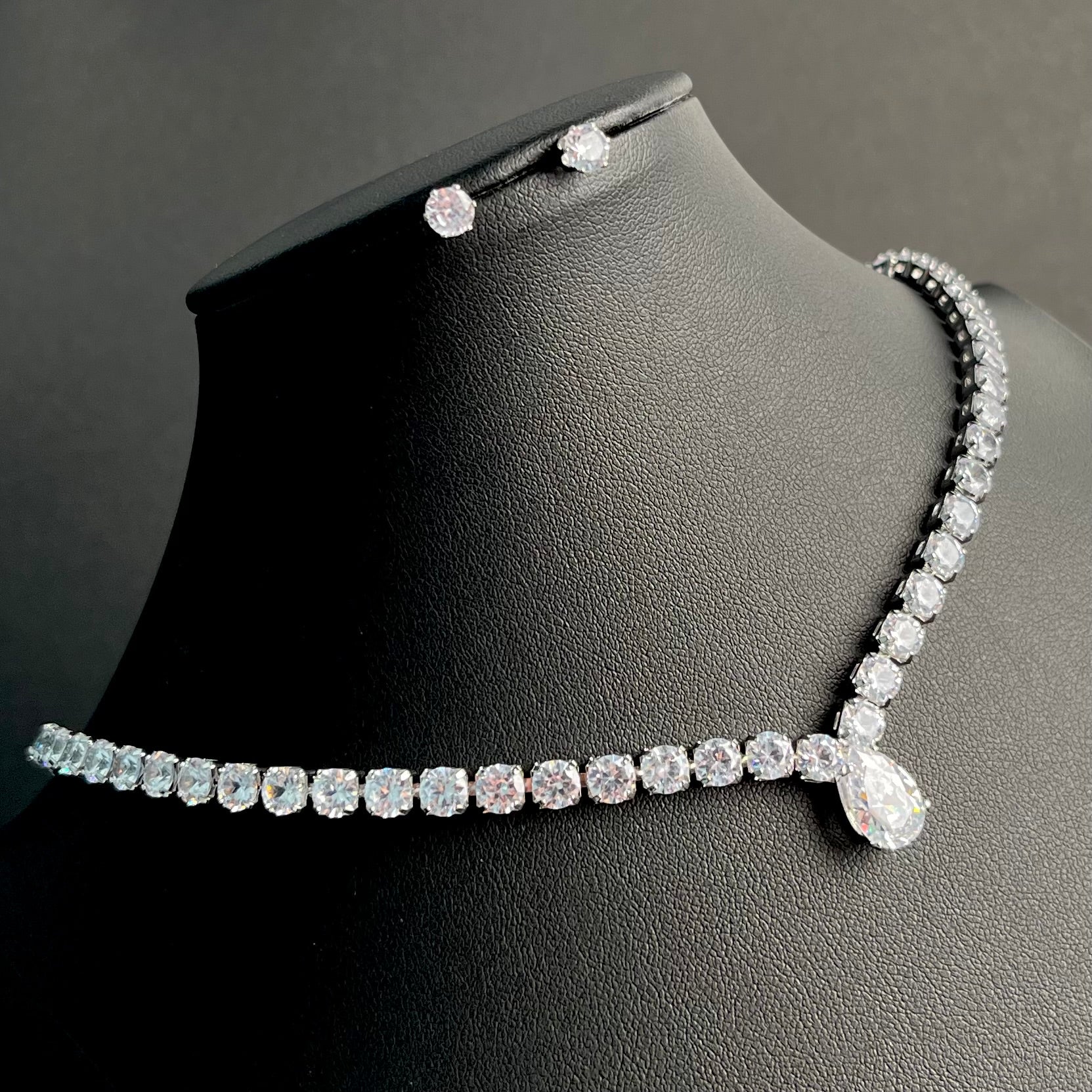 ✨ Set Colier & Cercei Diamond Drop – Strălucire de Gală