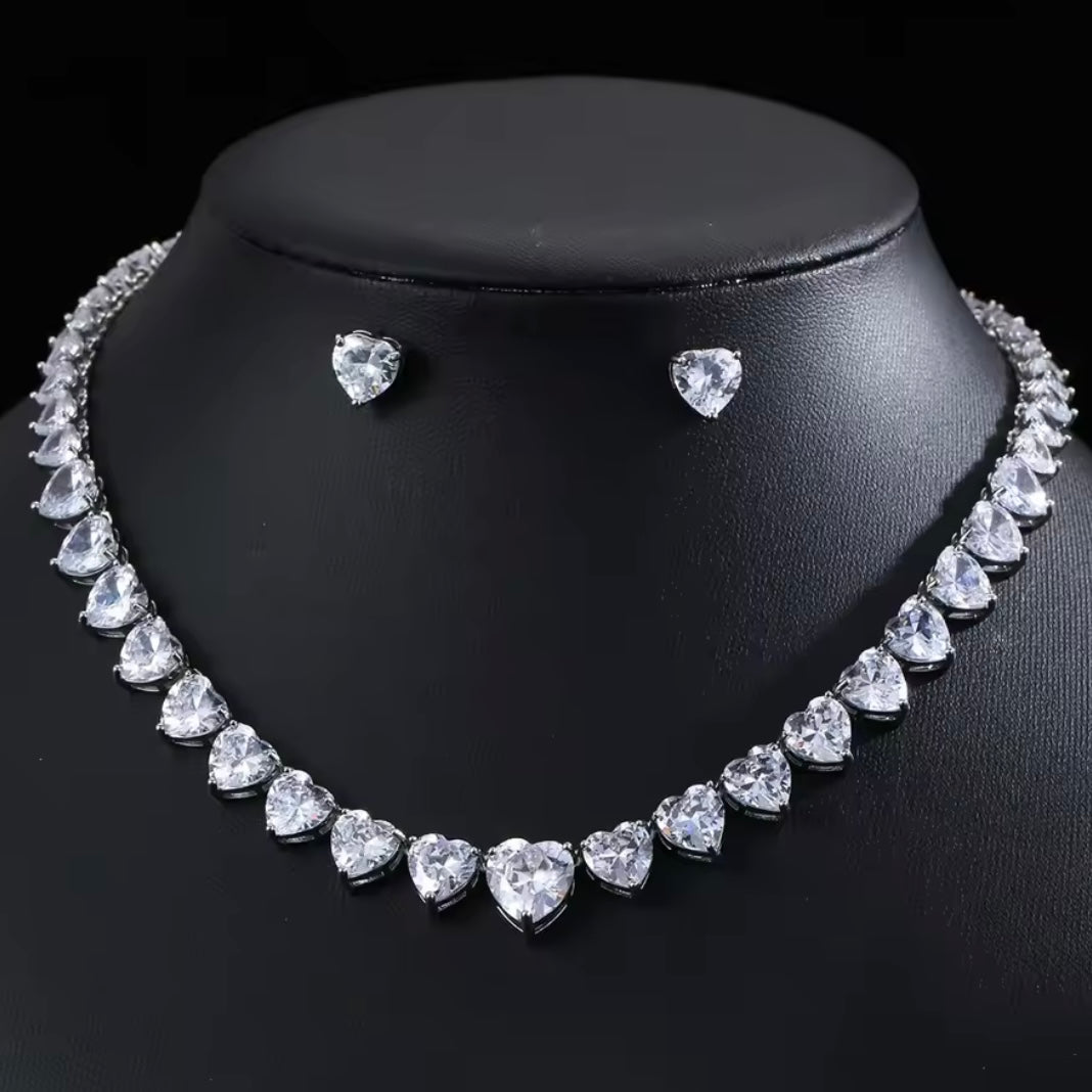 ✨ Set Inimi Strălucitoare – Colier & Cercei cu Pietre Zirconia