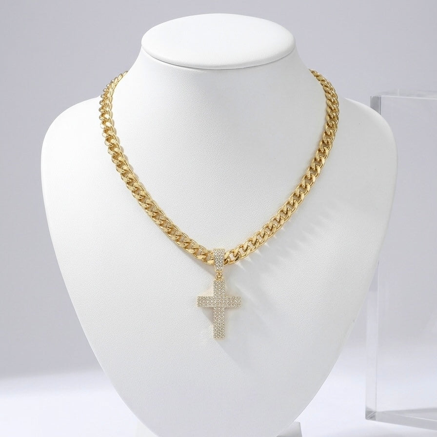 Colier Placat cu Aur 18K Pandantiv Cruce cu Cristale