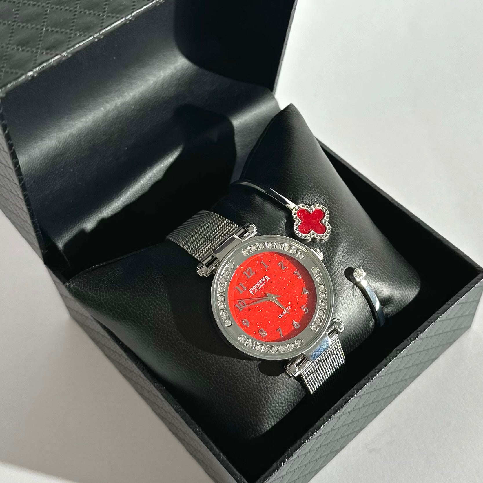 ⌚✨ Set Ceas Elegant cu Brățară Trifoi Roșu – Cadou Inclus