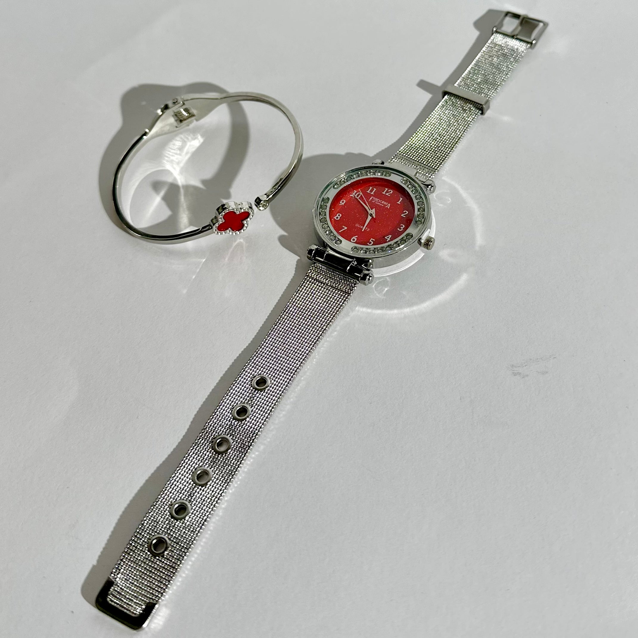 ⌚✨ Set Ceas Elegant cu Brățară Trifoi Roșu – Cadou Inclus