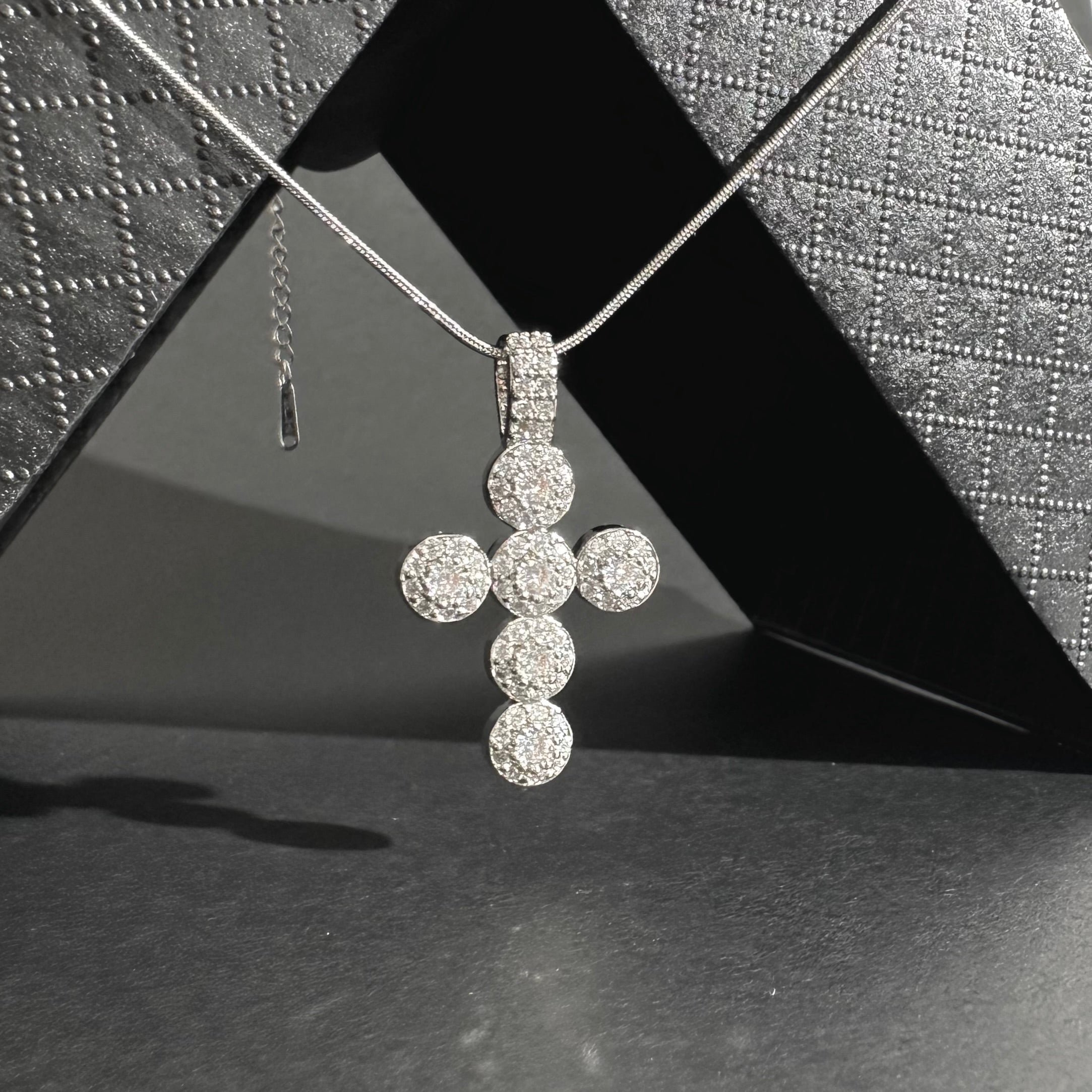 Colier Cruce Brilliance ✨