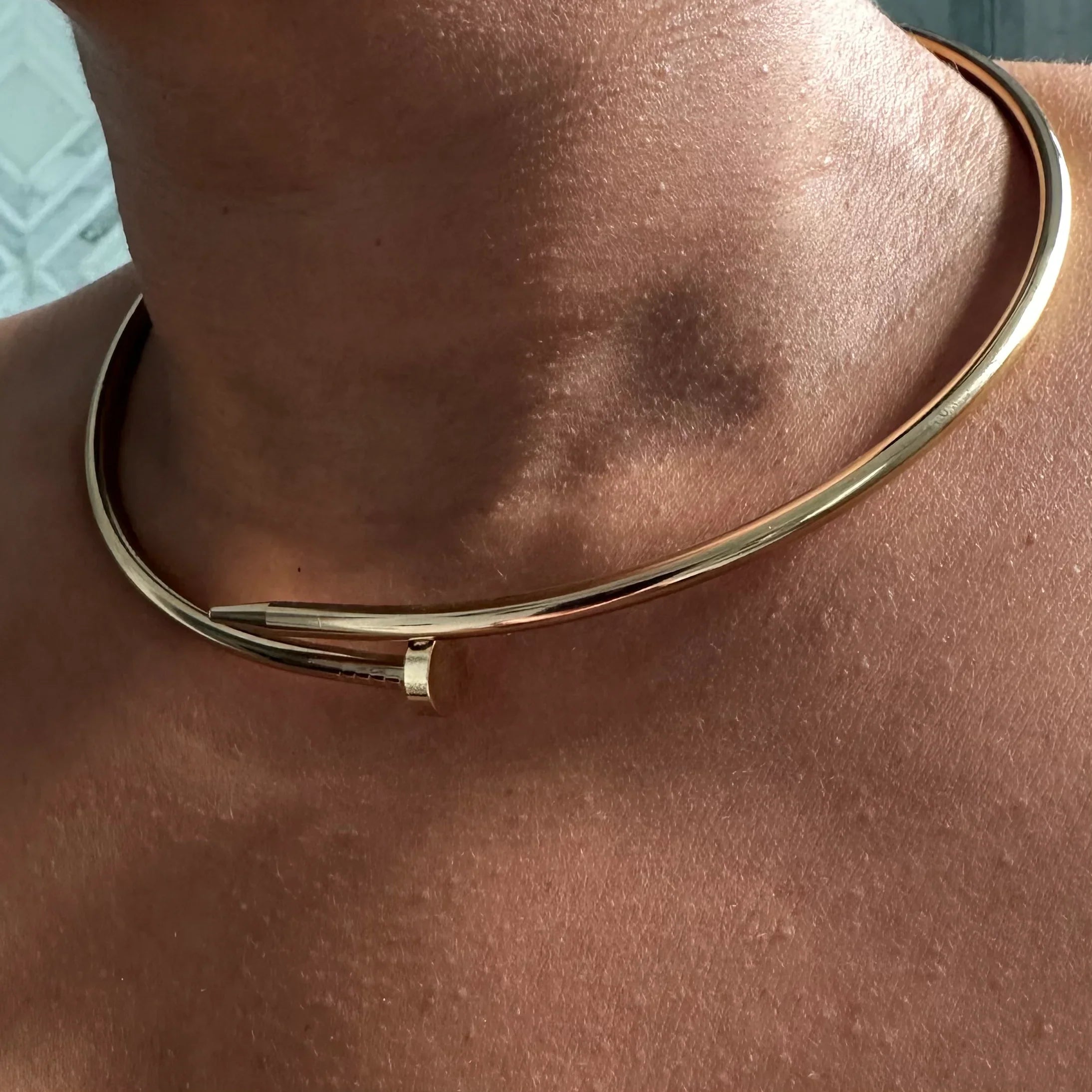 💥 Colier Cui Fix – Bijuterie cu Design Puternic 🔱