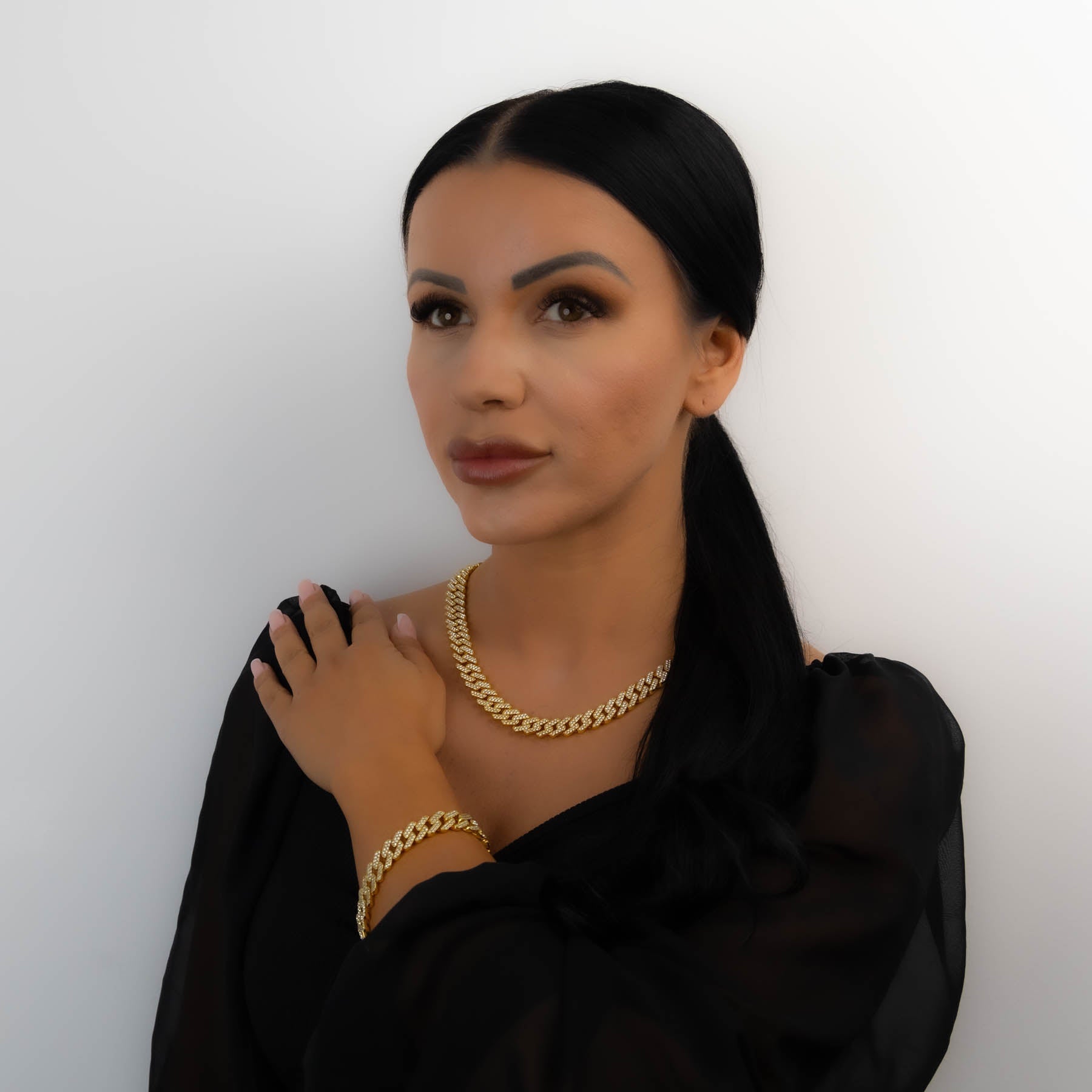 ✨ Colier Cuban Gold – Putere, Magnetism și Stil