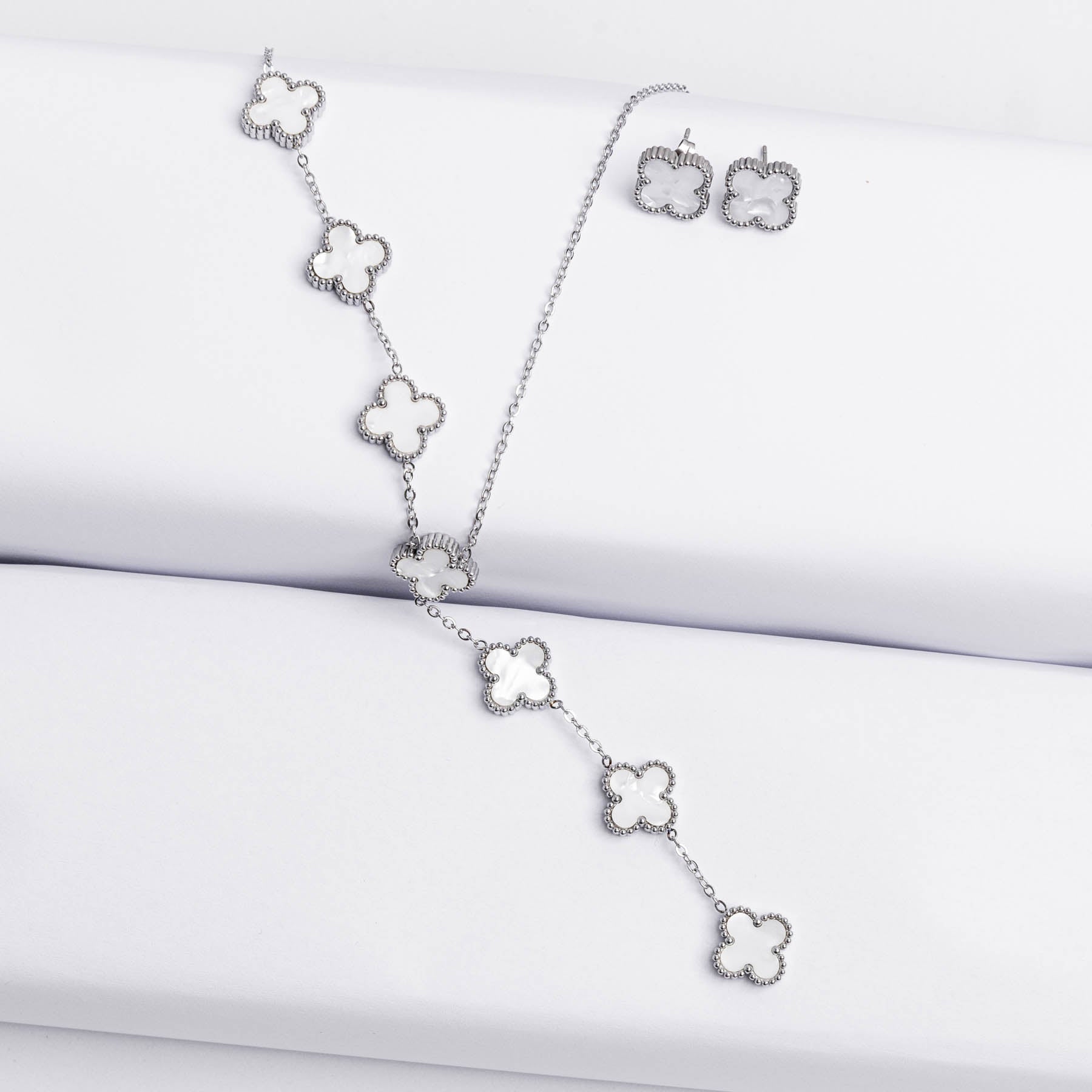 🐚 Set Clover – Colier și Cercei