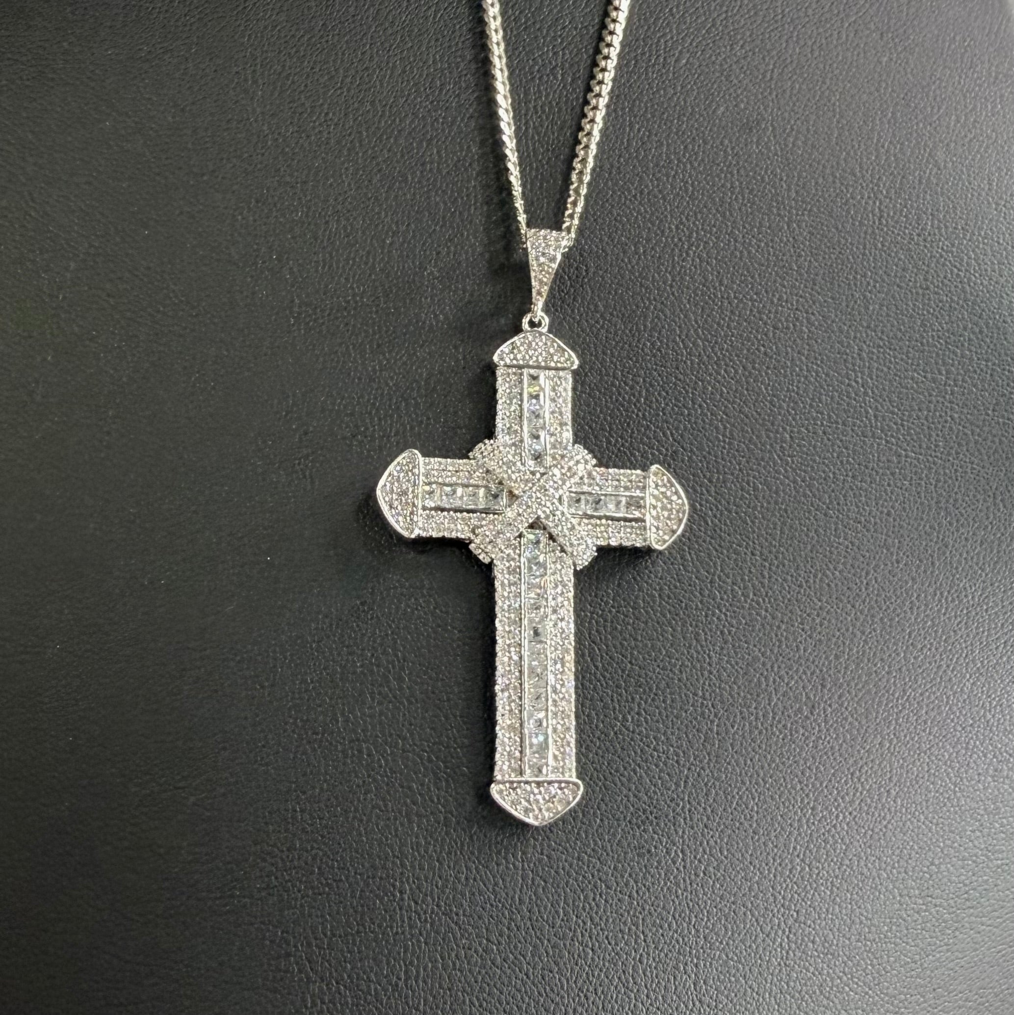 💎 Colier Cruce Regală din Argint 925 cu Zirconia Pavé & Detalii Baguette