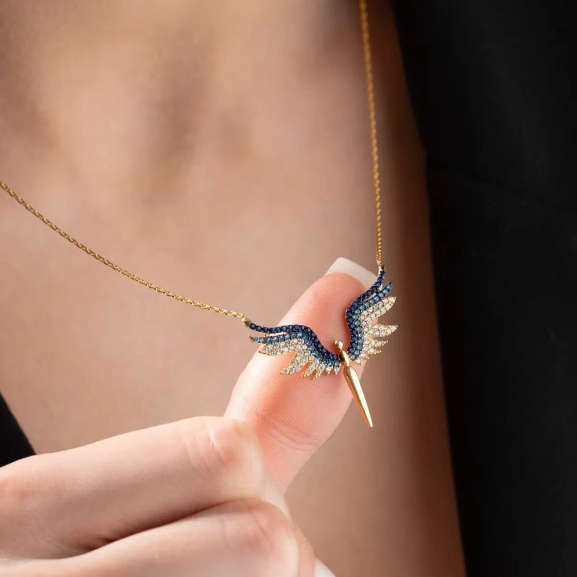 Colier Arhanghel Argint 925 – Aripi Zirconia Colorate