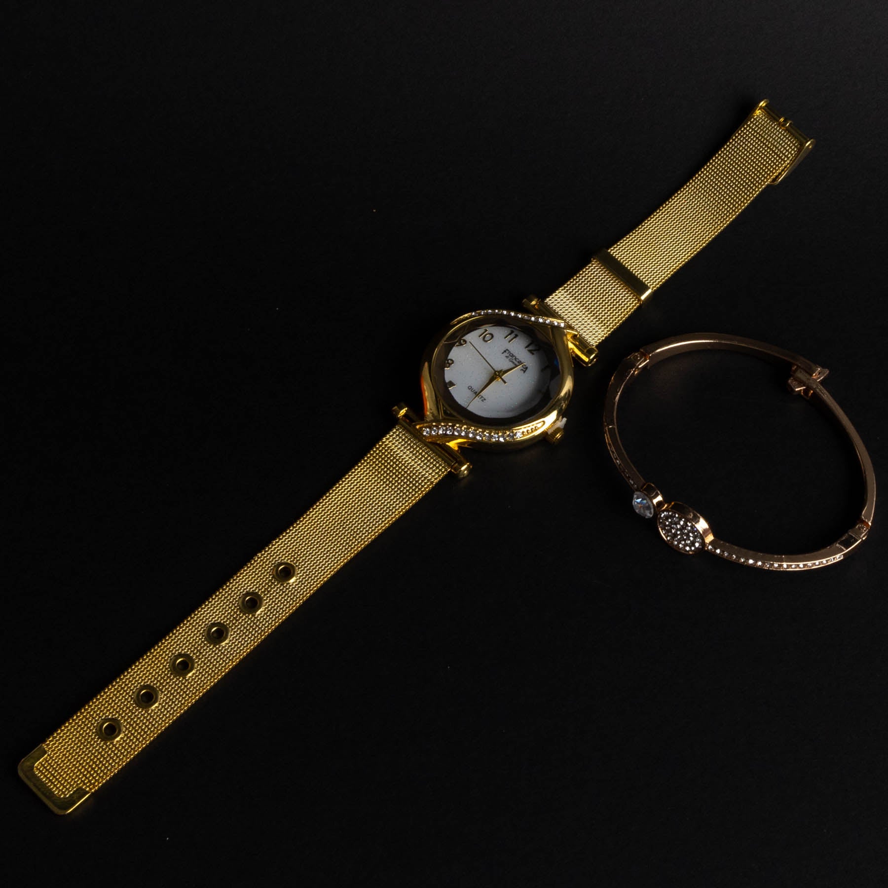 ⏱️ Ceas & Brățară Gold – Eleganță care durează în timp