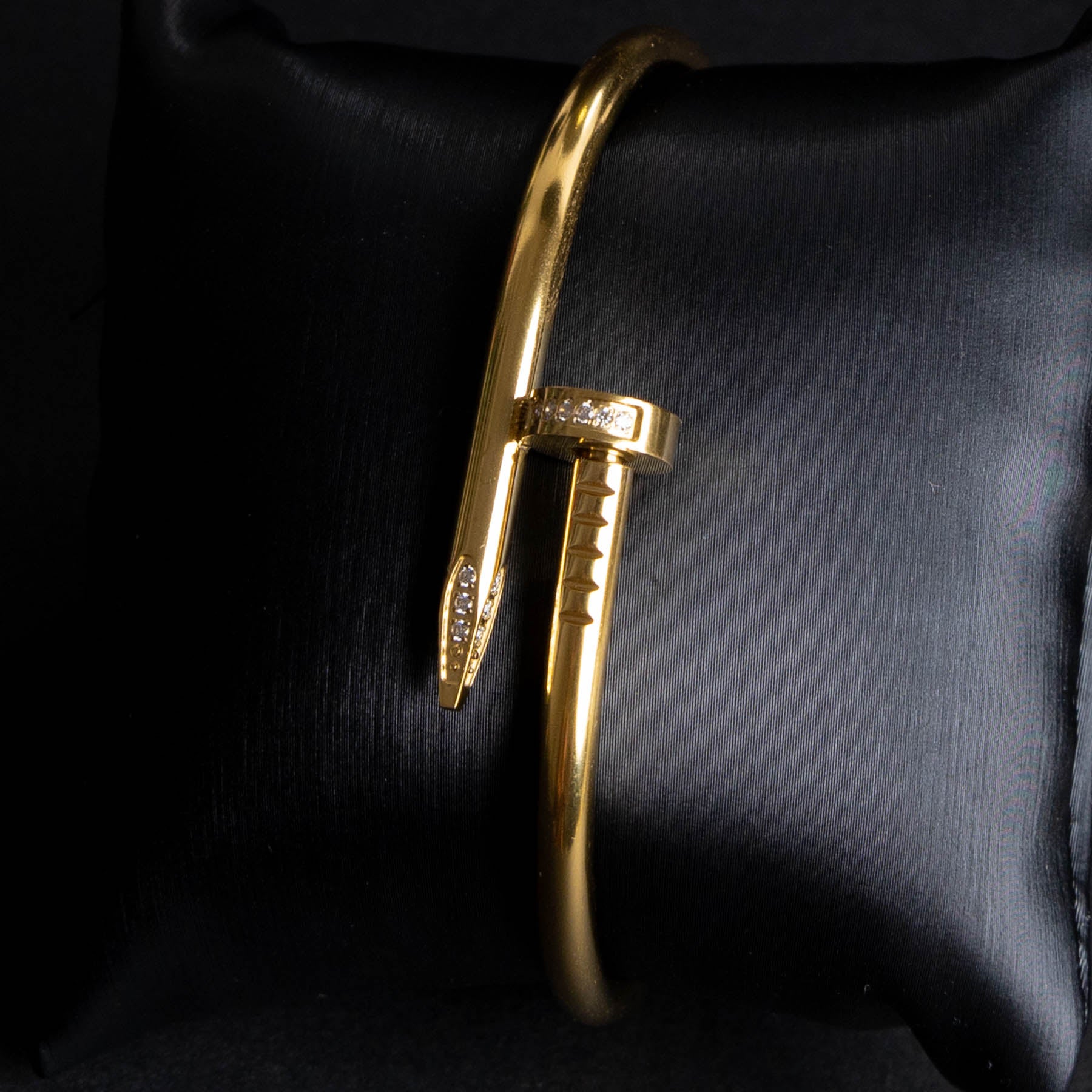 🔱 Bratara Fixa Cui Gold