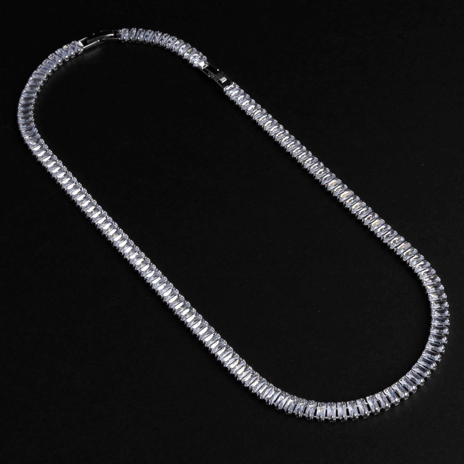 💎 Colier Long Tennis – Strălucire Continuă