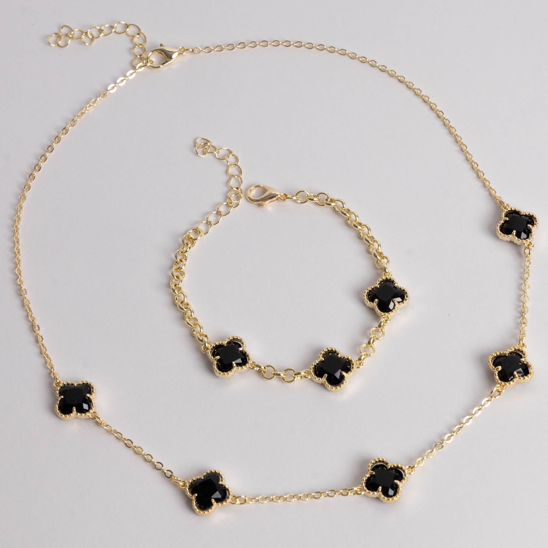 ✨ Set Adda Gold – Feminitate Modernă cu Strălucire Aurie