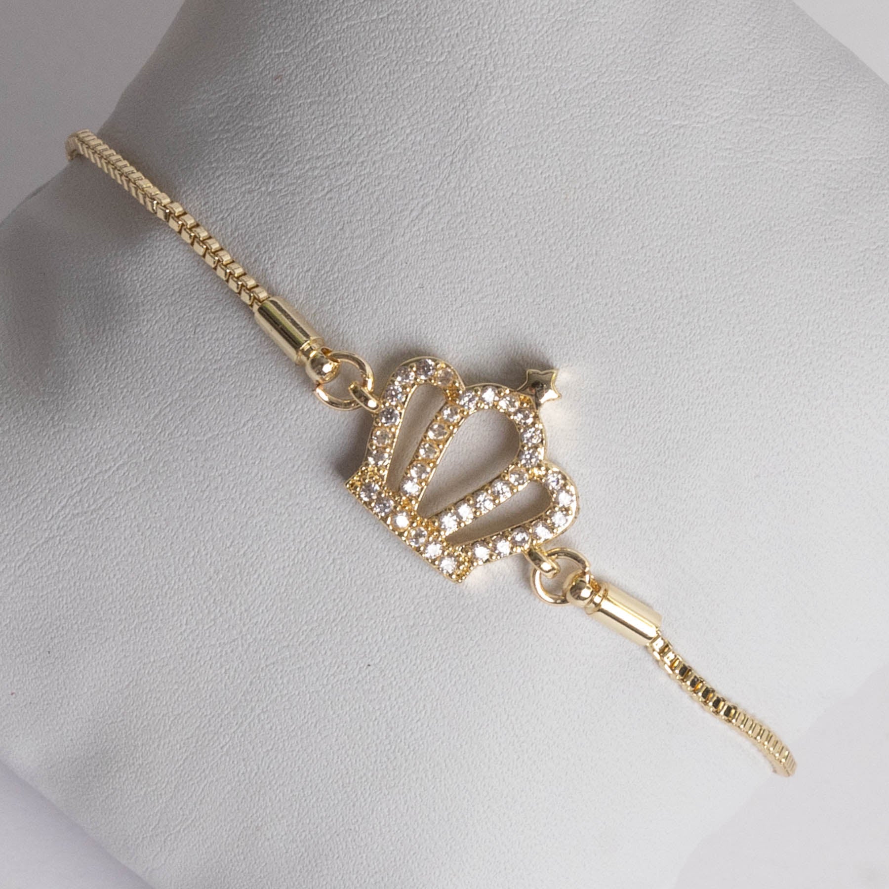 👑 Brățara Crown Gold – Puterea unei regine, la încheietura ta