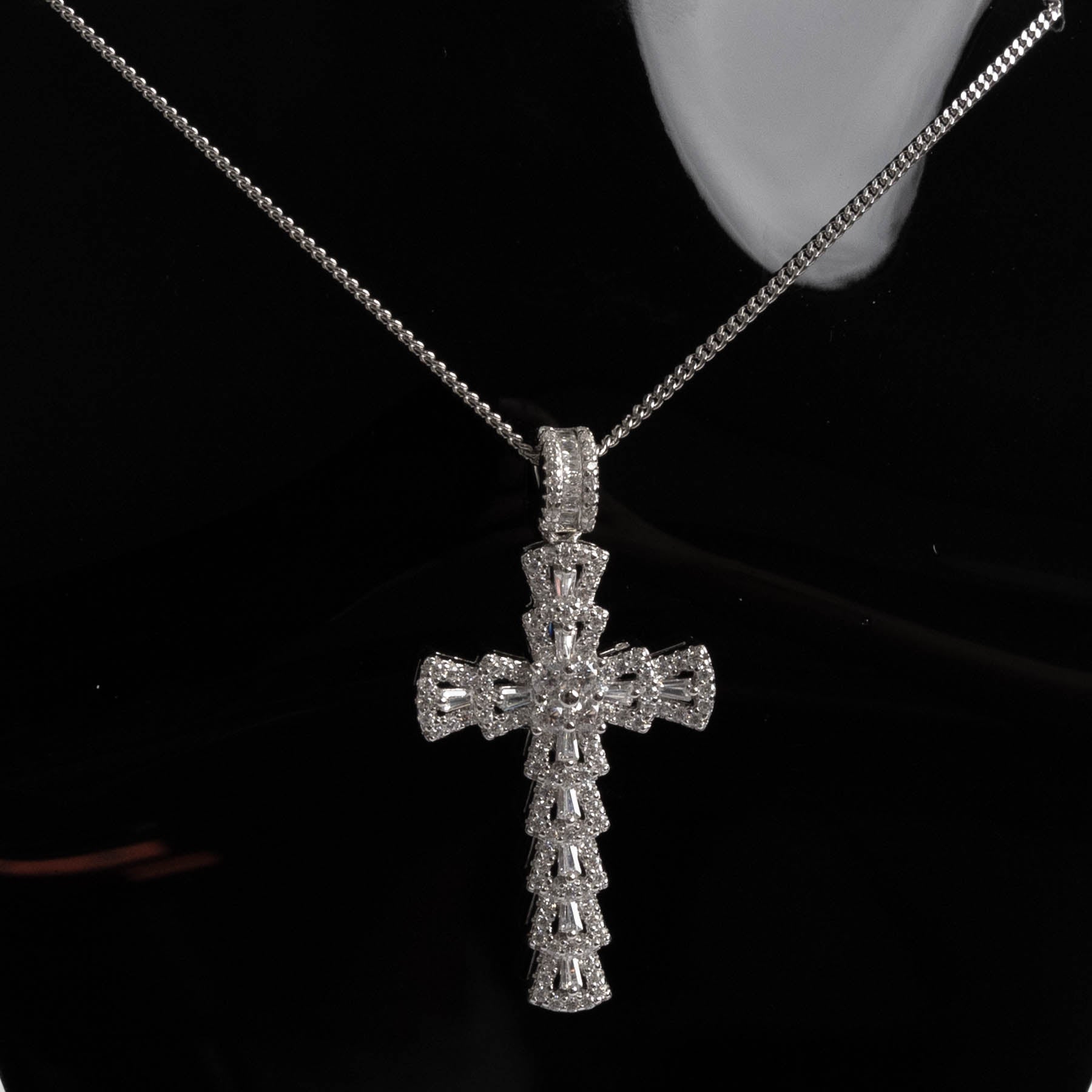 ✝️ Colier Cruce Argint 925 – Protecție divină și eleganță discretă
