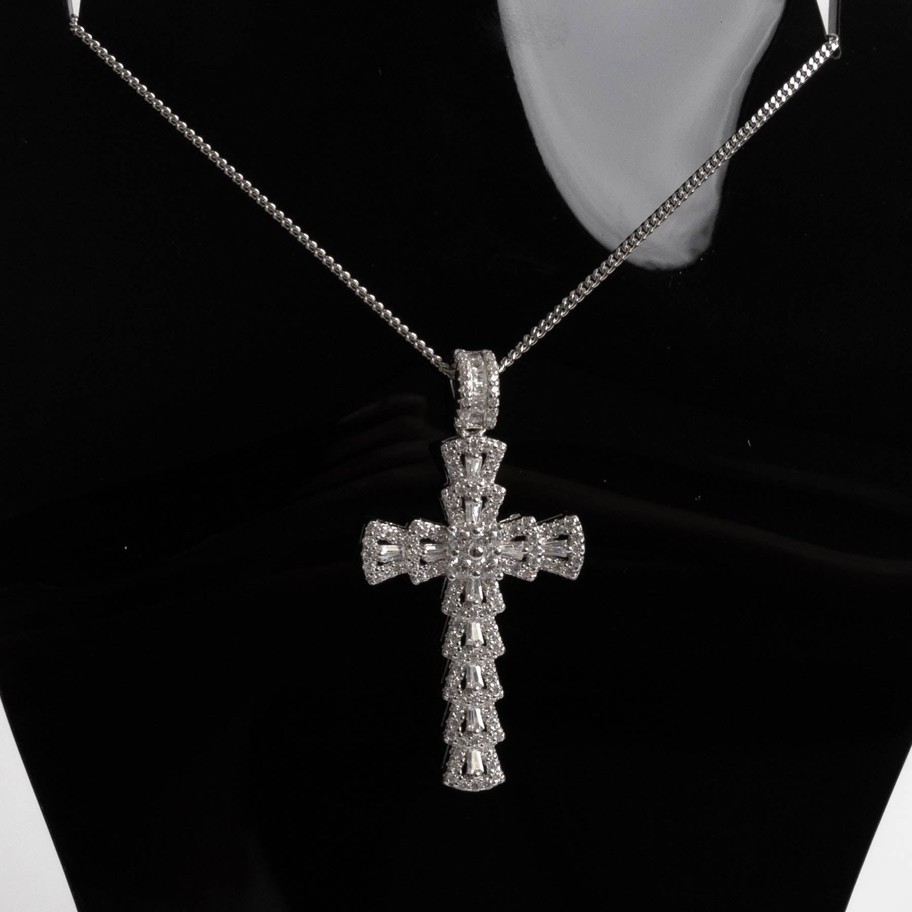 ✝️ Colier Cruce Argint 925 – Protecție divină și eleganță discretă