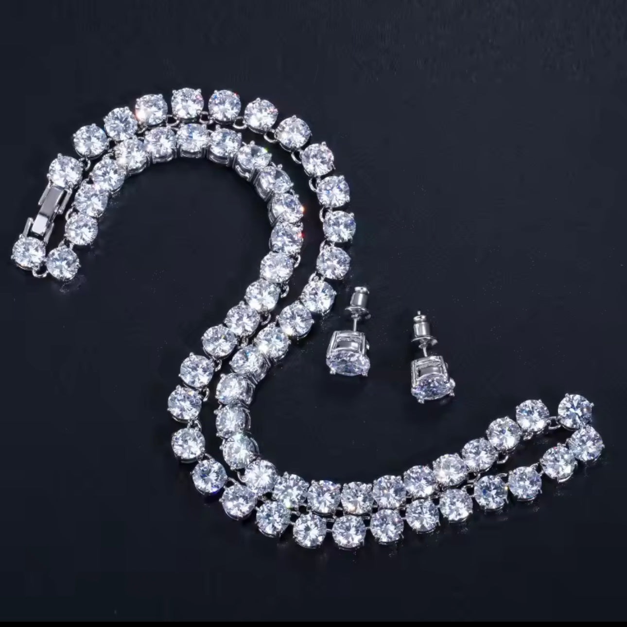 💎 Set Diamond Touch – Colier & Cercei Eleganți