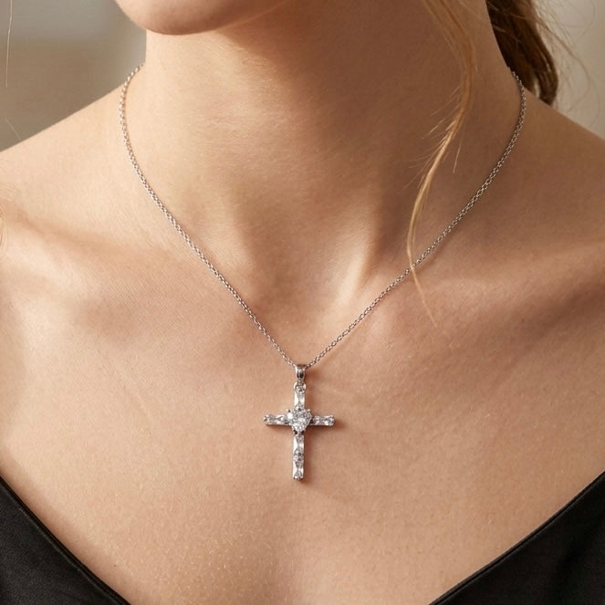 Colier Brilliant Cross