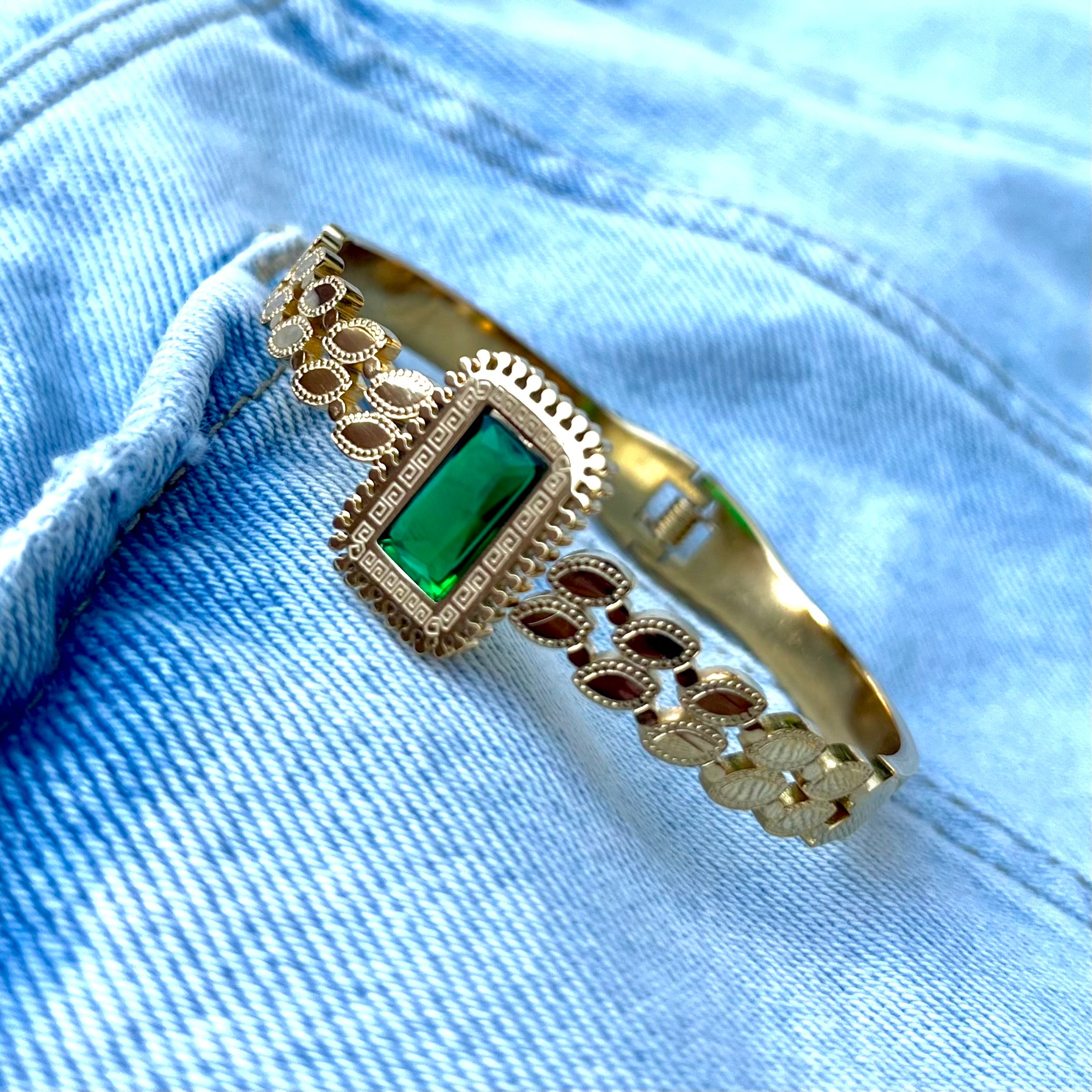 💚 Brățara Regală GreenGlow – Auriu & Verde