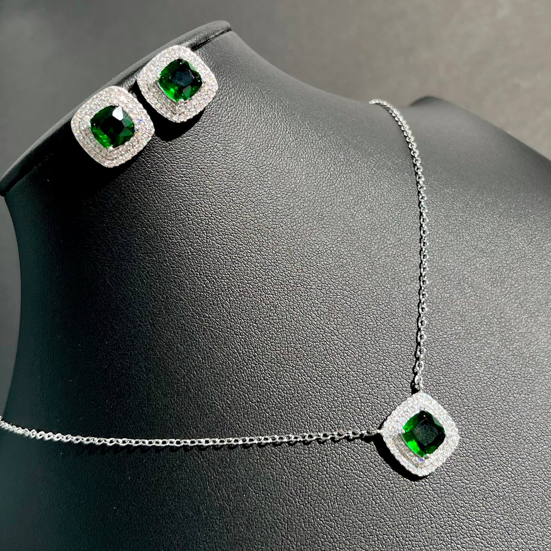 ✨ Set Eleganță cu Zirconia – Strălucire Pură 💎