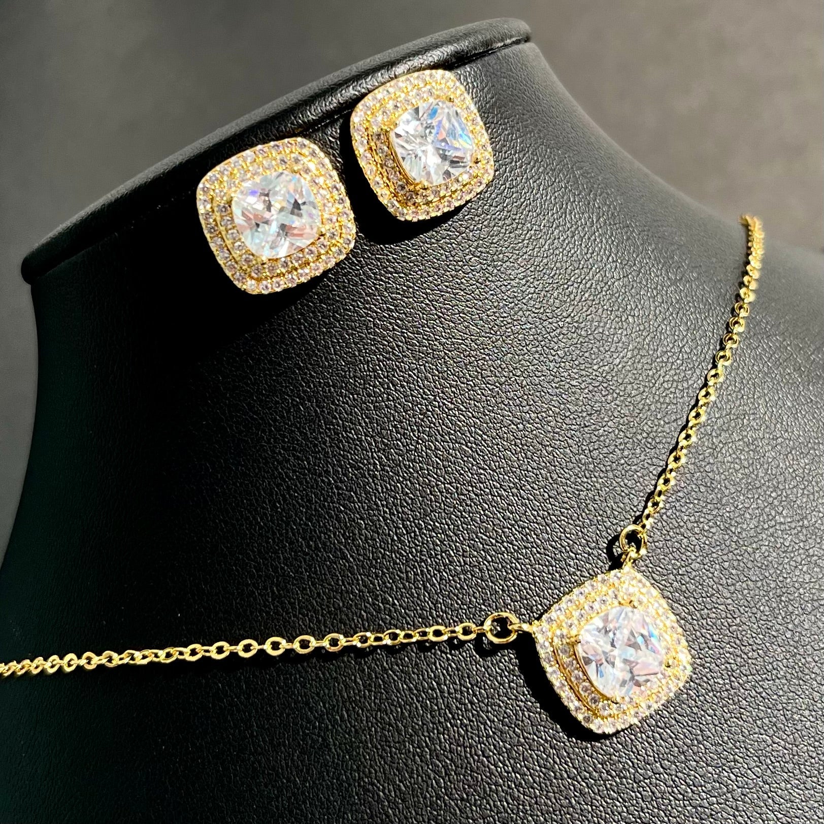 ✨ Set Eleganță cu Zirconia – Strălucire Pură 💎