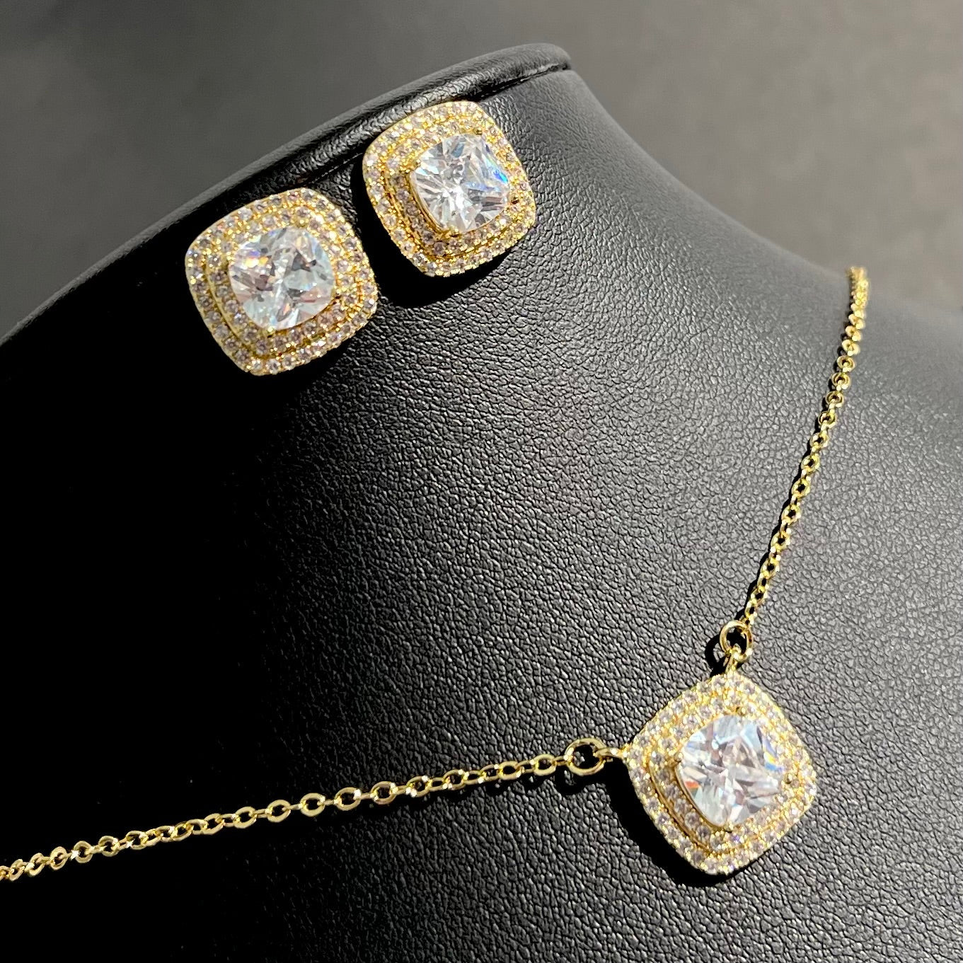 ✨ Set Eleganță cu Zirconia – Strălucire Pură 💎