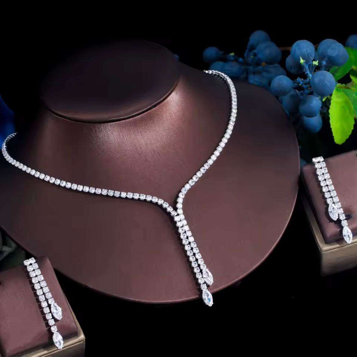 ✨ Set Colier & Cercei Eleganță Strălucitoare