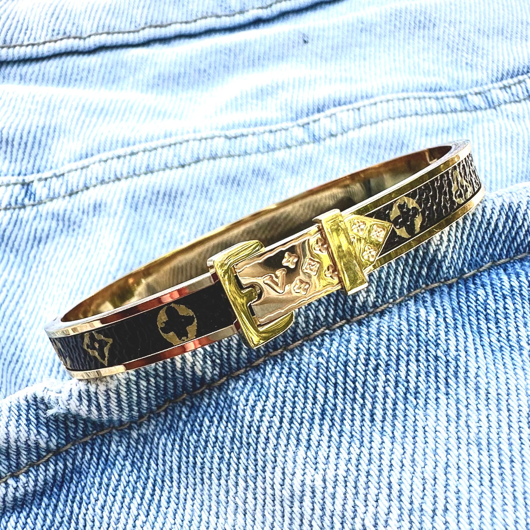 💫 Brățară Luxury Buckle – Gold