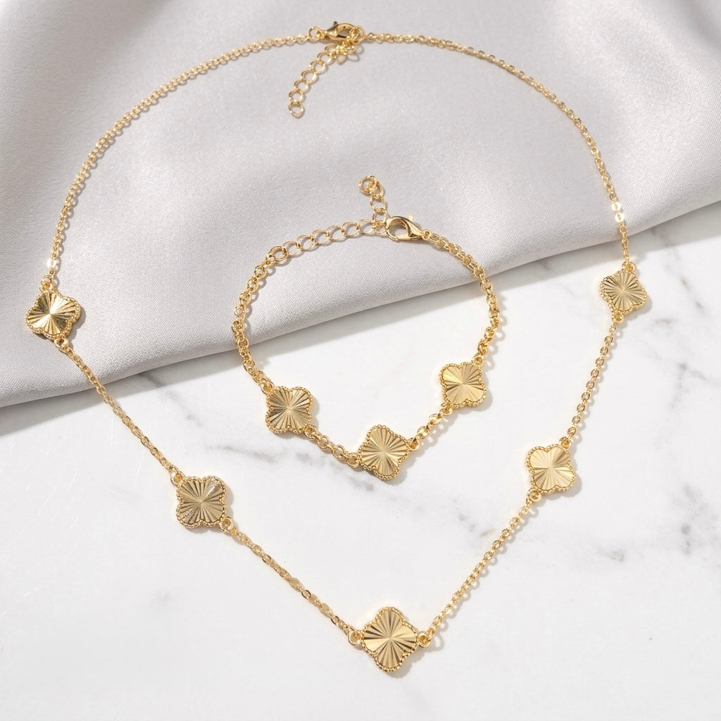 Set de Bijuterii Trifoi Placat cu Aur 18K + Cercei cadou